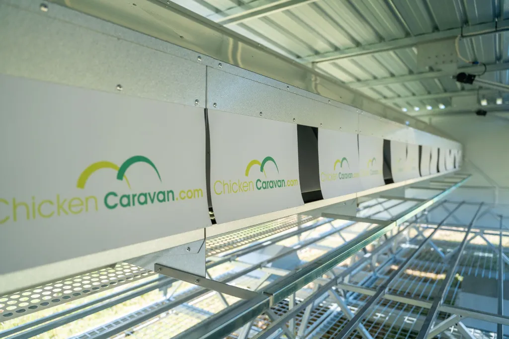 Chicken-caravan-450-neesting-box-bays