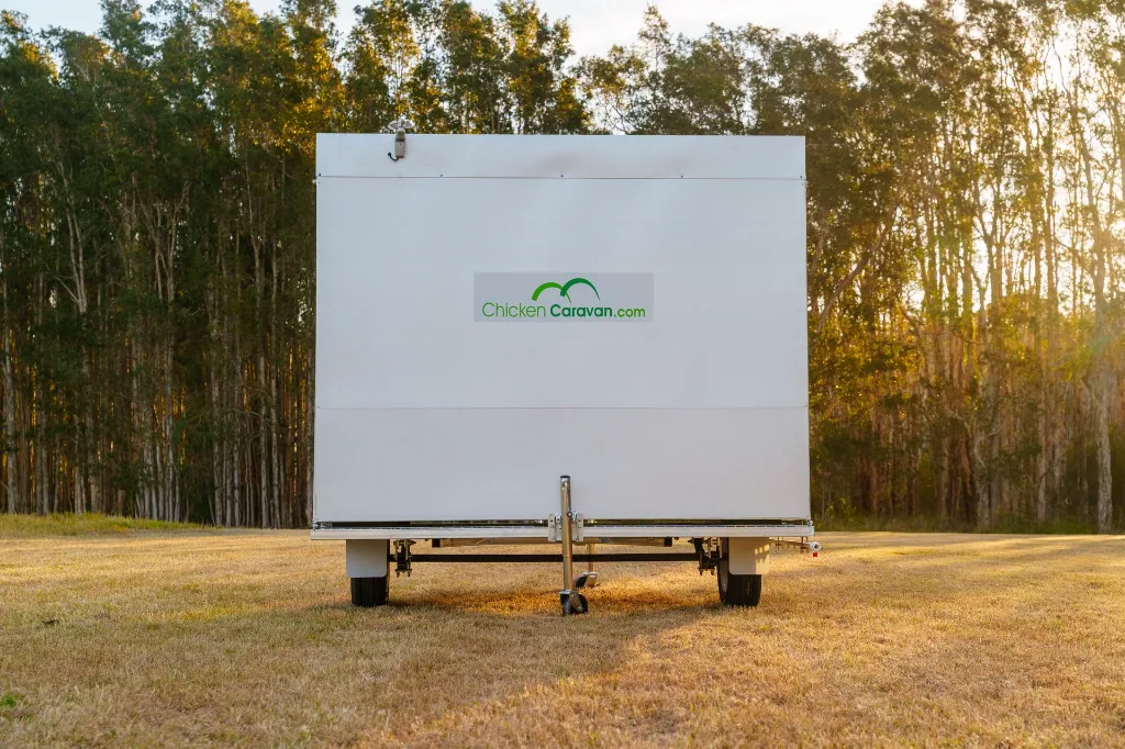 Chicken-Caravan-130-doors-closed-back-view