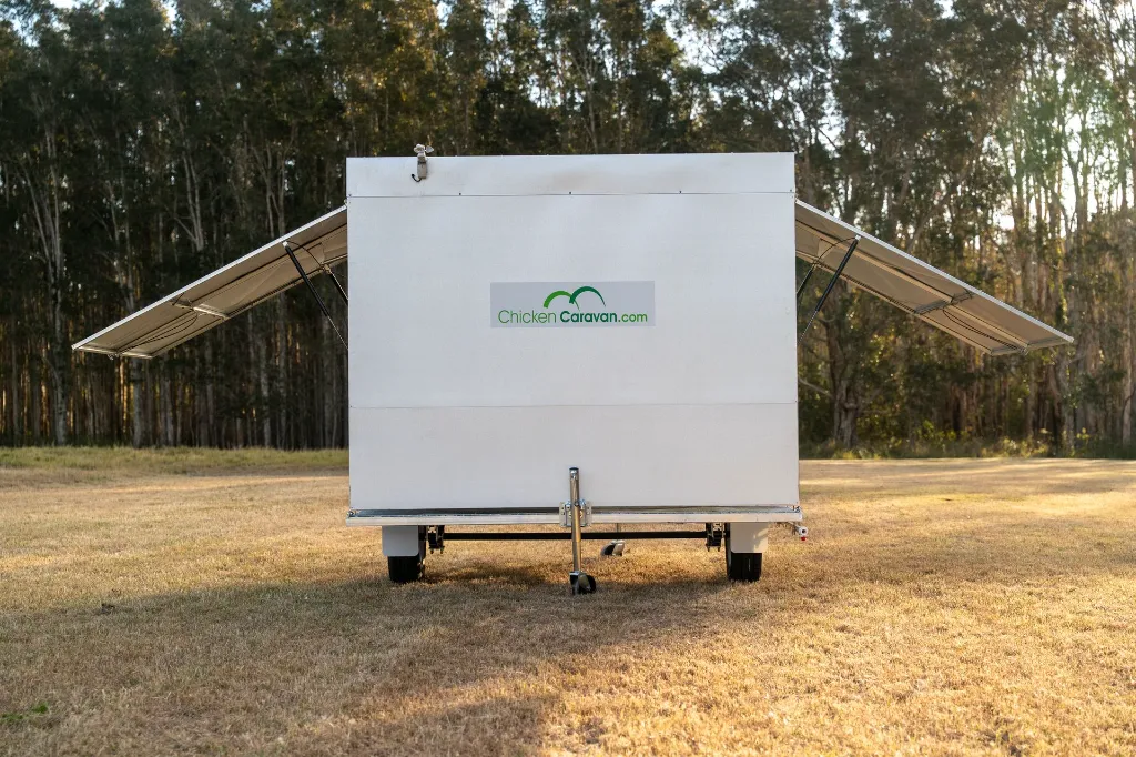 Chicken-Caravan-130-doors-open-back