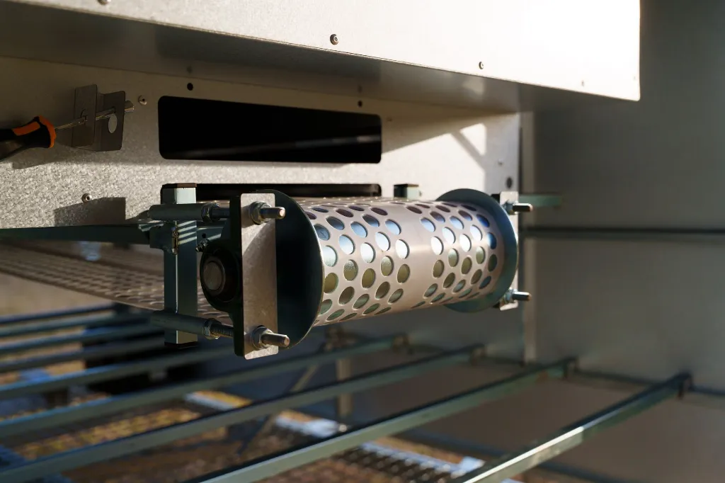 Chicken-Caravan-130-conveyor-belt-back-end-side