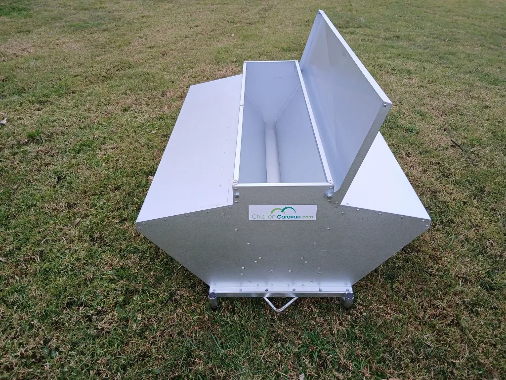 Skid-Feeder-150-lid-open-view-in